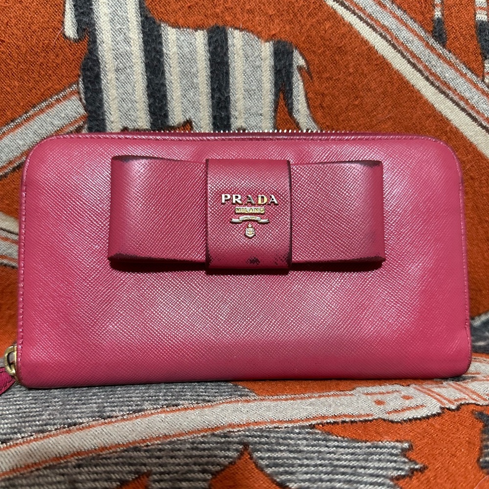 PRADA ❤️🌟BOW LEATHER WALLET ⭐️